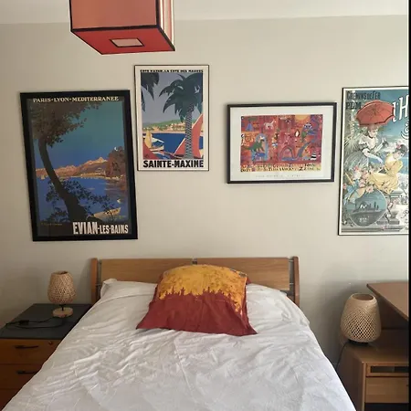 De 47m Avec Petit Balcon Et Vue Degagee * Paris