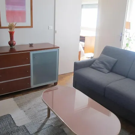 De 47m Avec Petit Balcon Et Vue Degagee Apartment