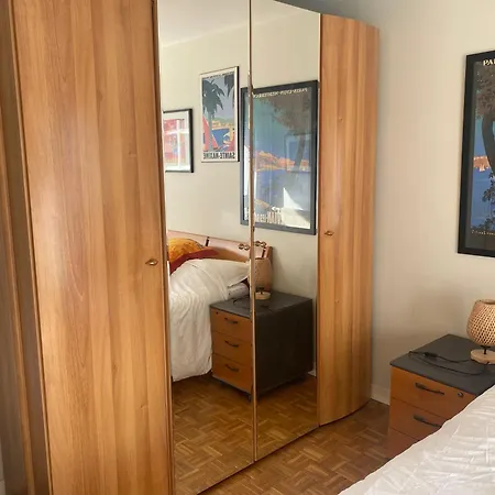 De 47m Avec Petit Balcon Et Vue Dégagée Appartement Paris
