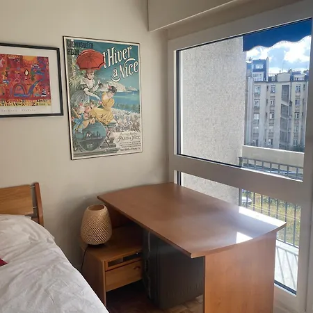 De 47m Avec Petit Balcon Et Vue Dégagée Paris